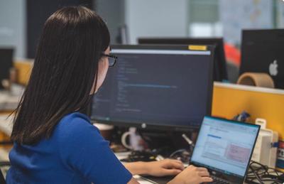 精準(zhǔn)優(yōu)化，引領(lǐng)未來——彩譜科技(浙江)2025年軟件開發(fā)網(wǎng)站優(yōu)化策略深度解讀